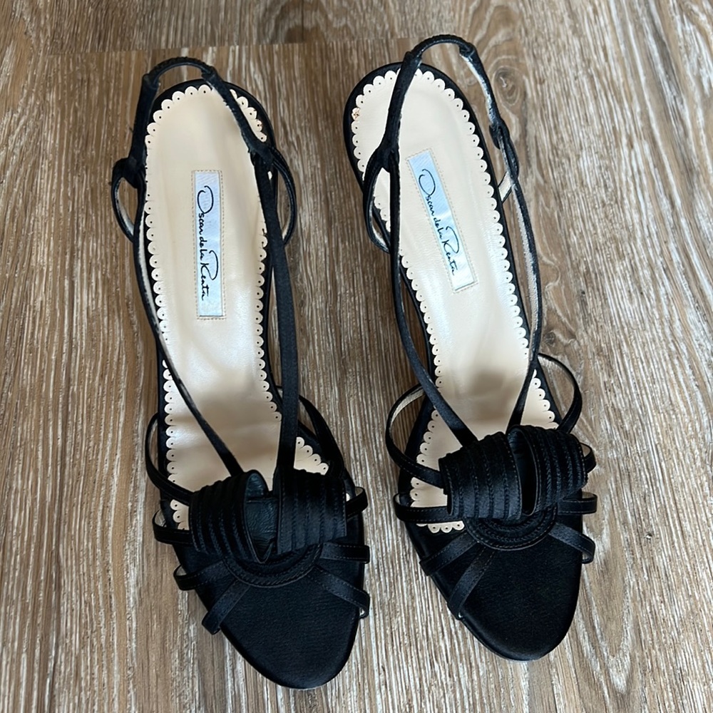 Oscar de la Renta high fashion black satin heels